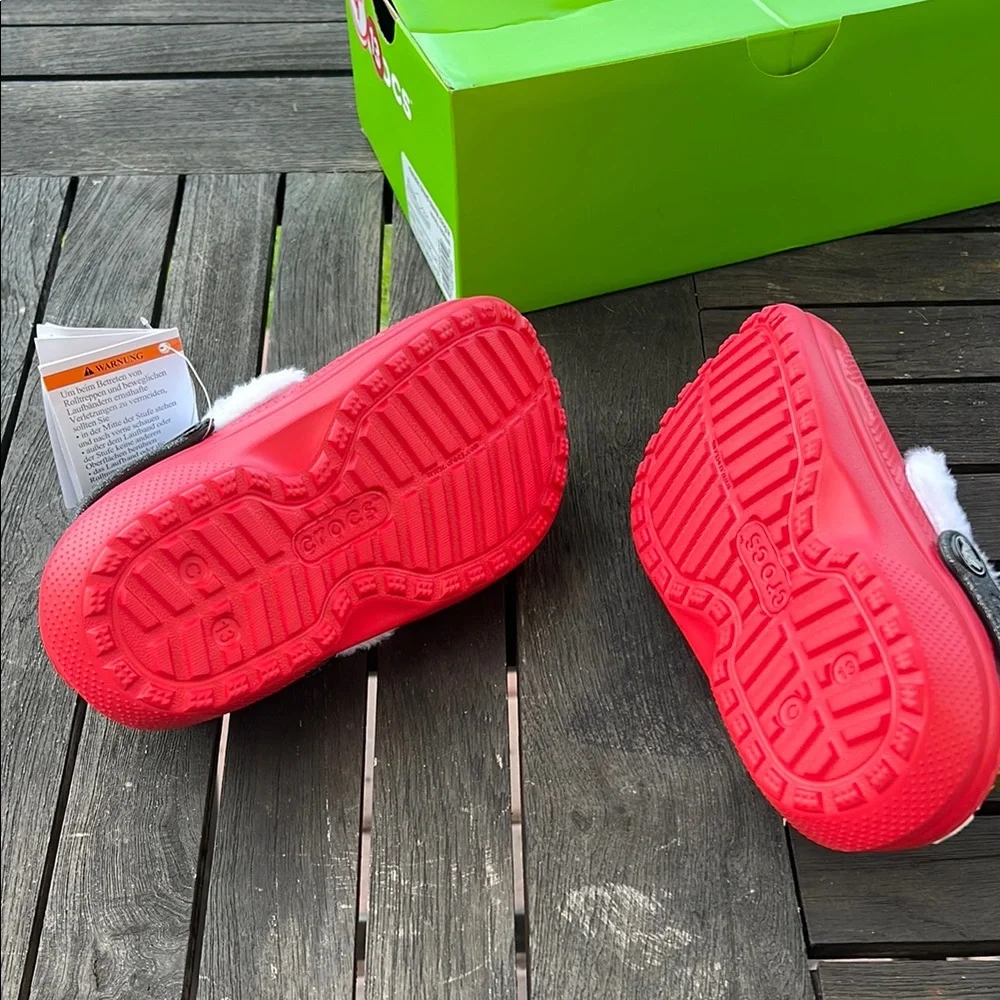 CROCS Red and White Cozy Slippers kids multiple size kids12,13, youth1,2,4 - Picture 4 of 5
